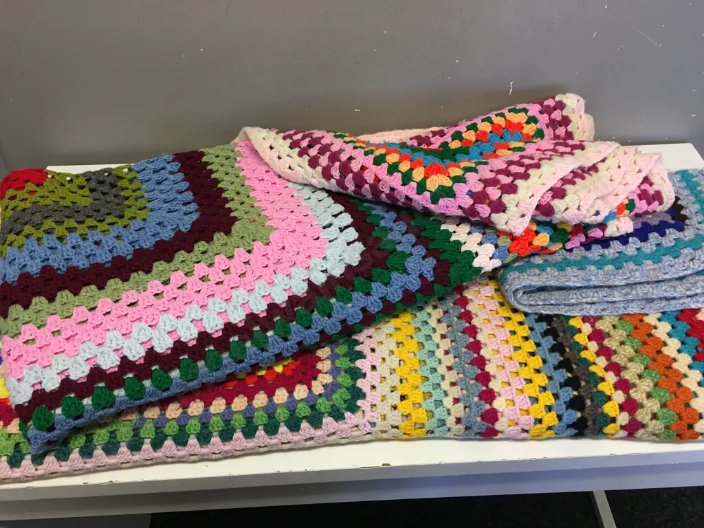 Large Vintage Crochet Blankets x2  Image 1++
