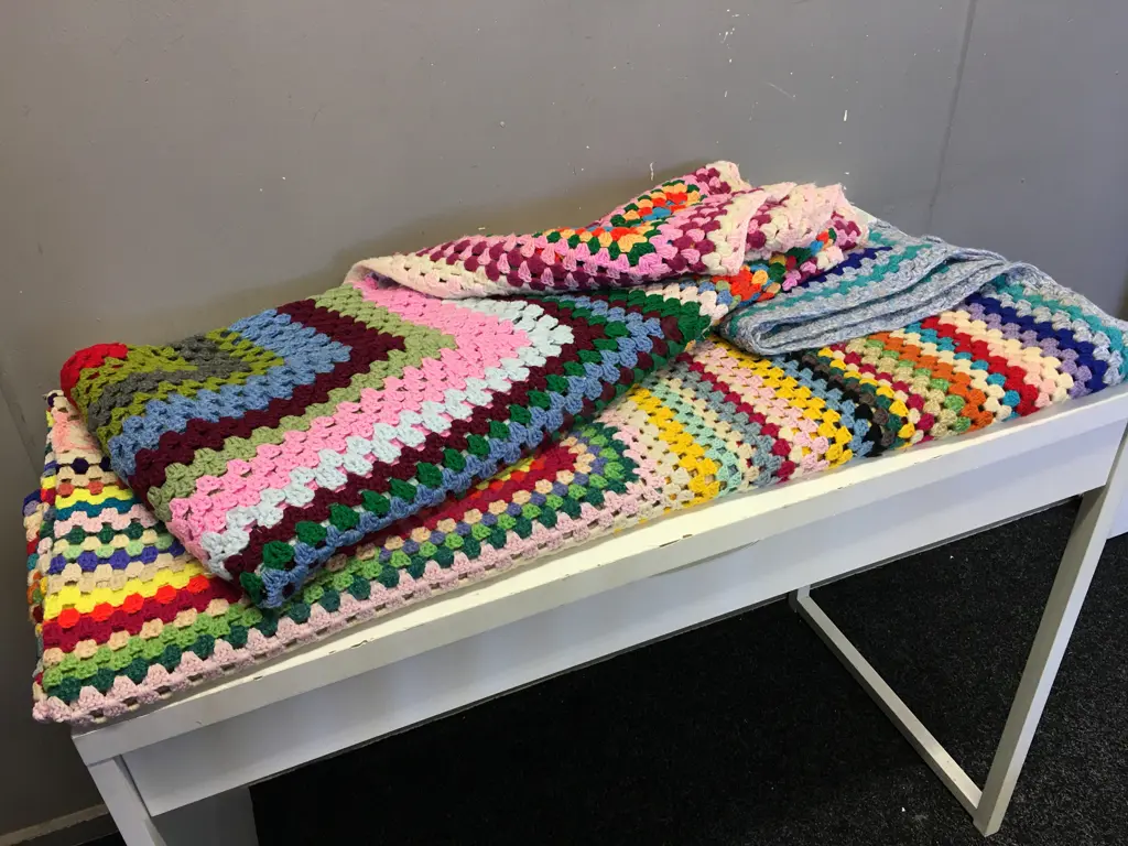 Large Vintage Crochet Blankets x2  Image 1++