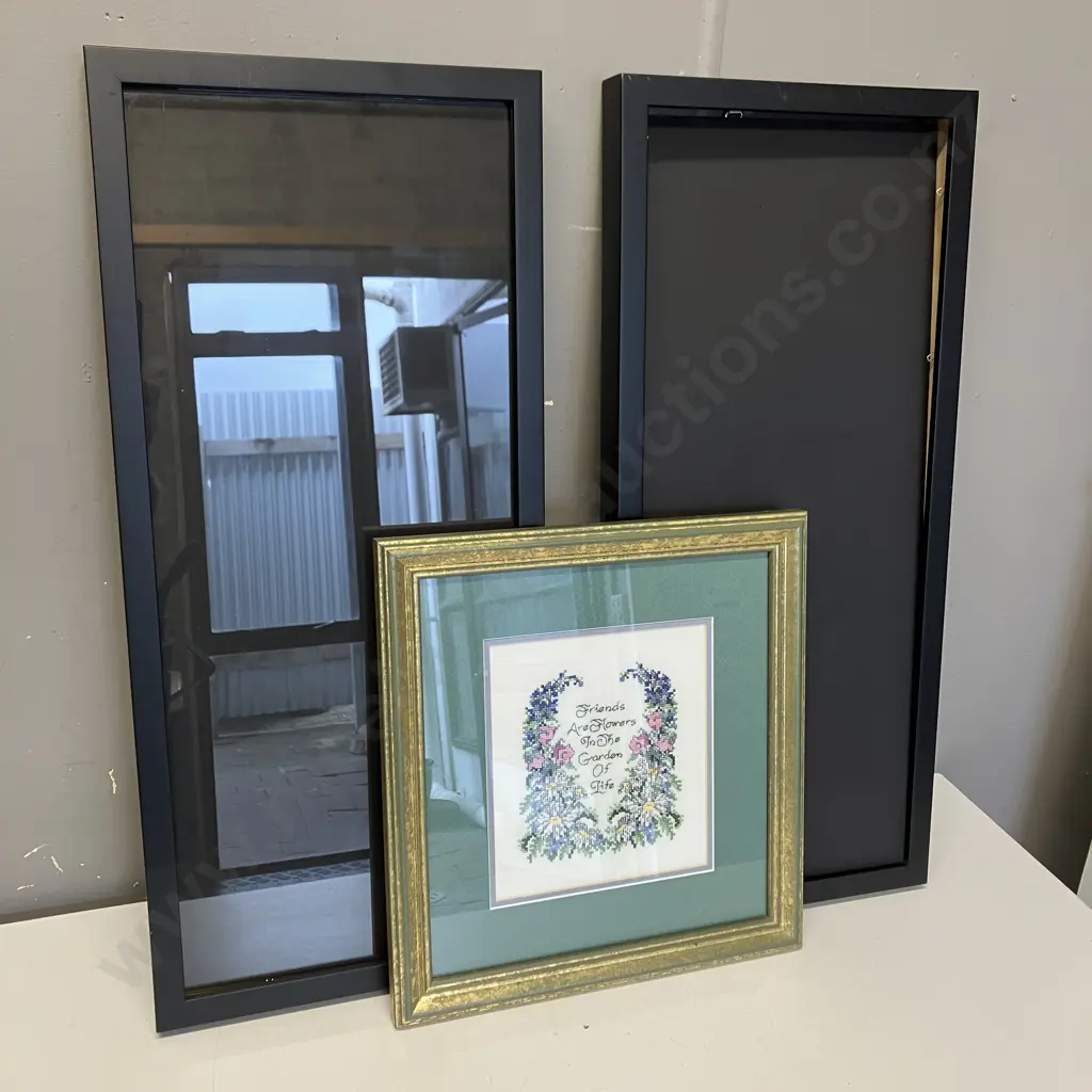 Pair of Black Rectangular Frames 64.5 x 28.5cm & Framed 'Friends' Tapestry Image 1++
