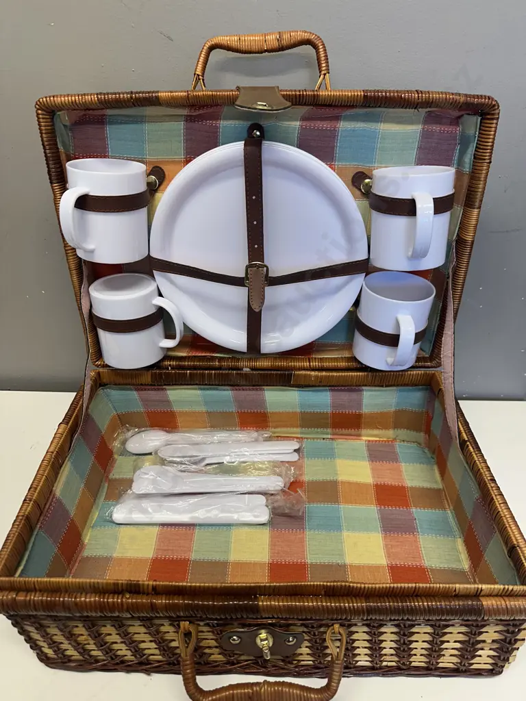 Vintage Cane Picnic Hamper  Image 1++