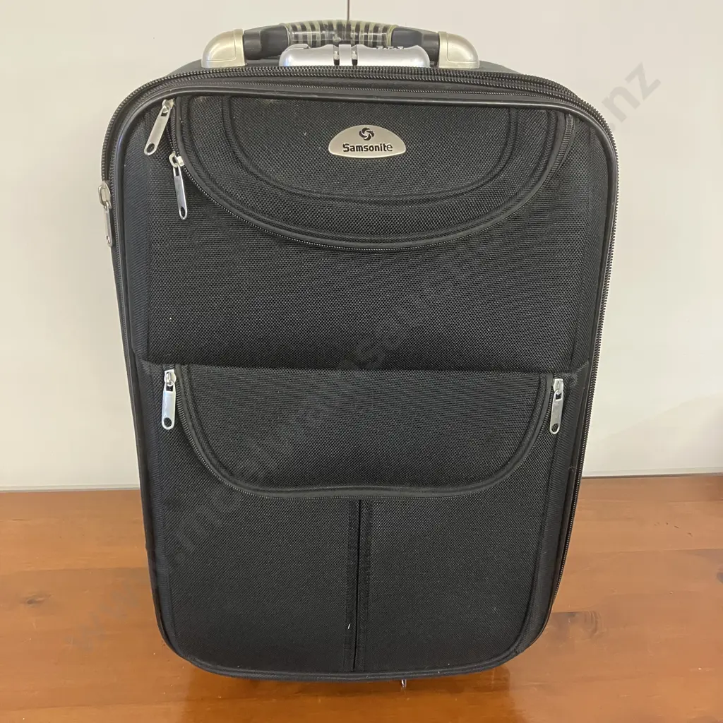 Small Samsonite Travel Bag, 2 Wheel, Retracting Handle, Black. H58 W37 D25cm Image 1++
