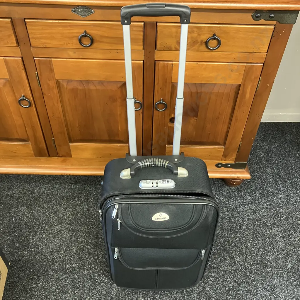 Small Samsonite Travel Bag, 2 Wheel, Retracting Handle, Black. H58 W37 D25cm Image 1++