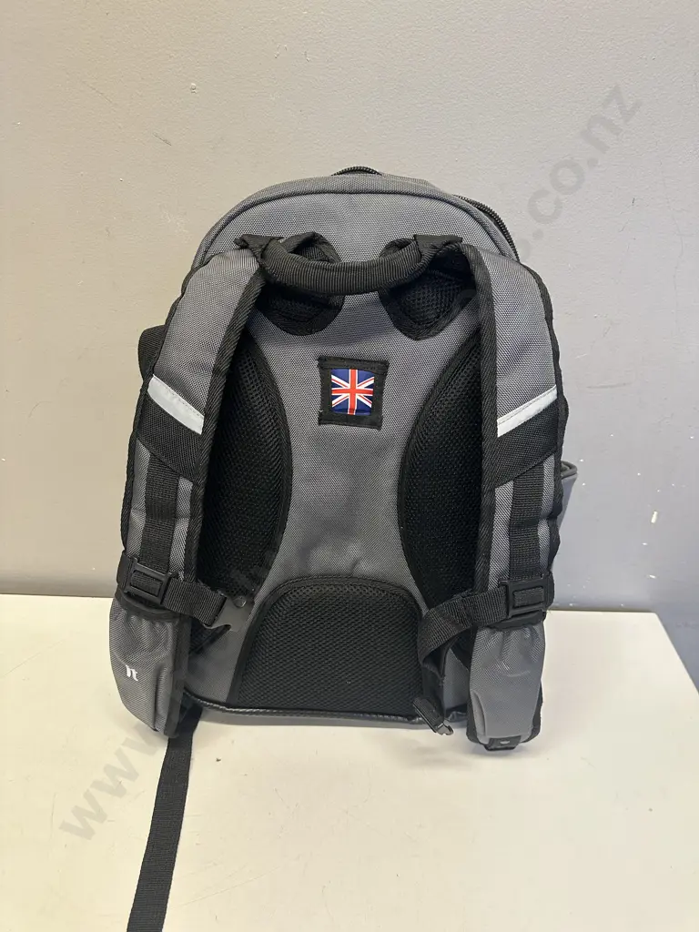 New it Back Pack Grey/Black Image 1++