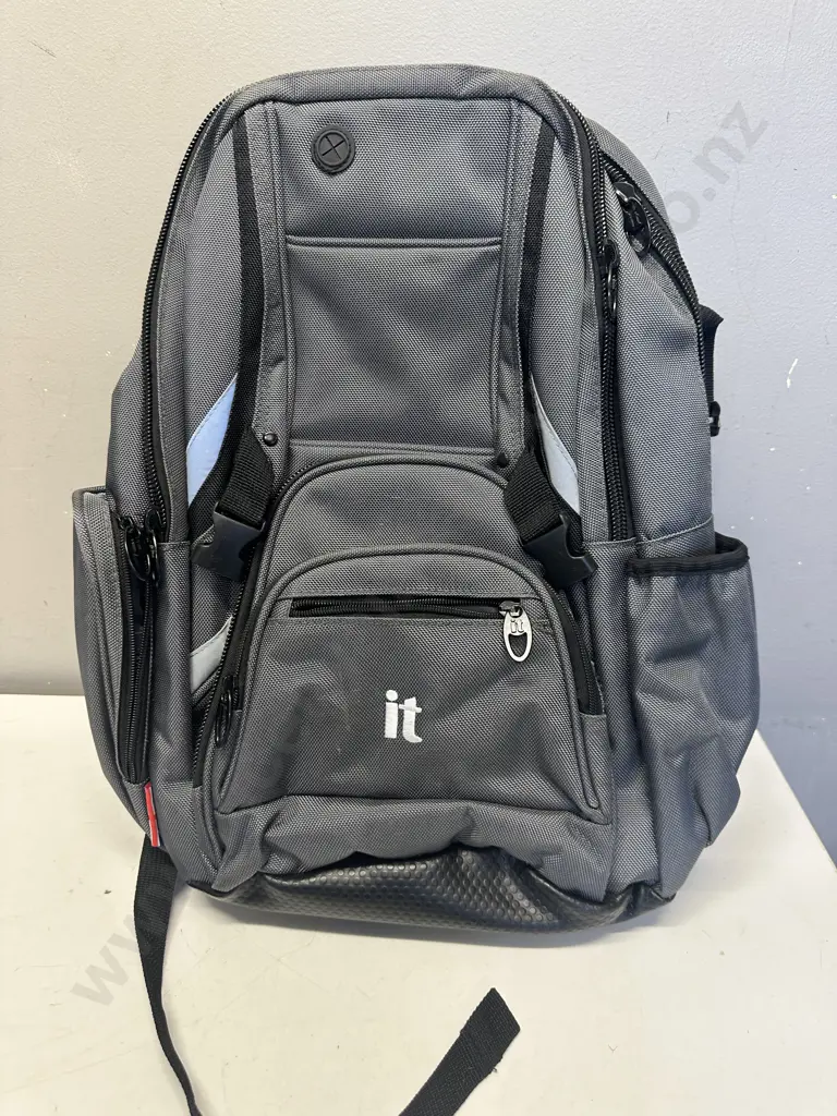 New it Back Pack Grey/Black Image 1++