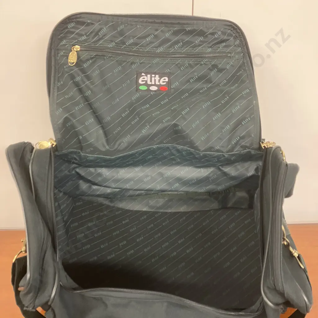 Elite Dark Green Duffel Bag With Strap (Looks Unused) Image 1++