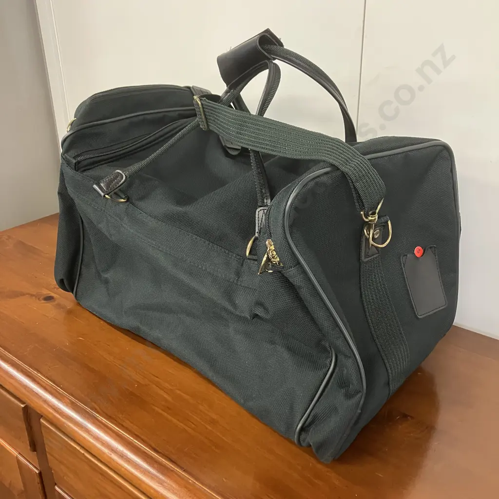 Elite Dark Green Duffel Bag With Strap (Looks Unused) Image 1++