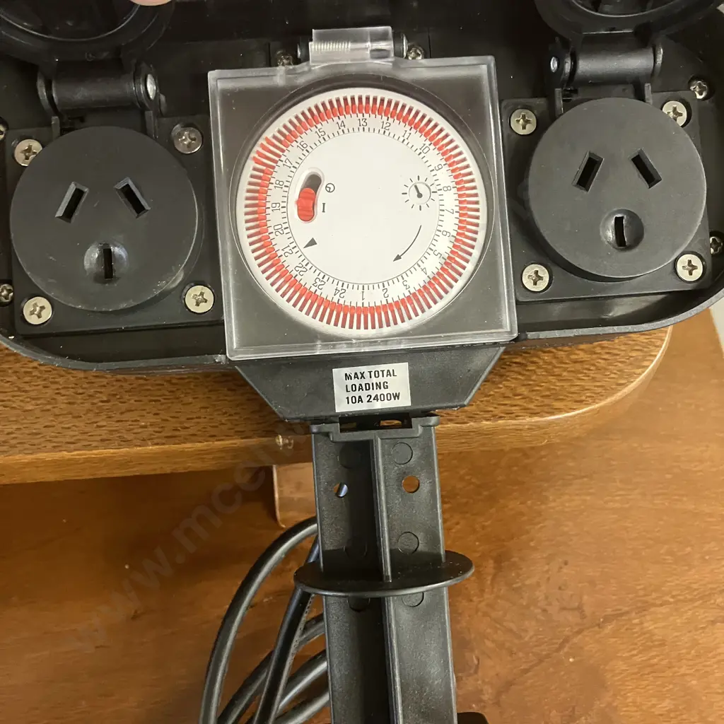 Arlec 2 Outlet Power Garden Stake With Timer - Model PB25 Image 1++