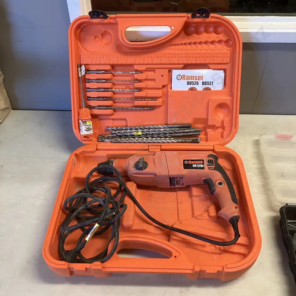 Ramset DynaDrill Rotary Hammer - DD526 With Assorted Drill Bits In Case Image 1++
