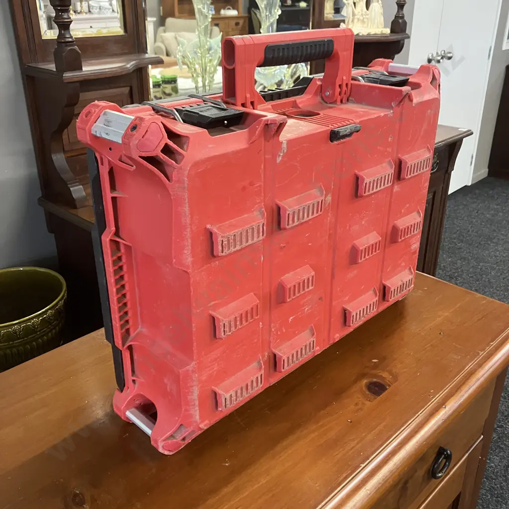 Milwaukee PACKOUT Tool Box Image 1++