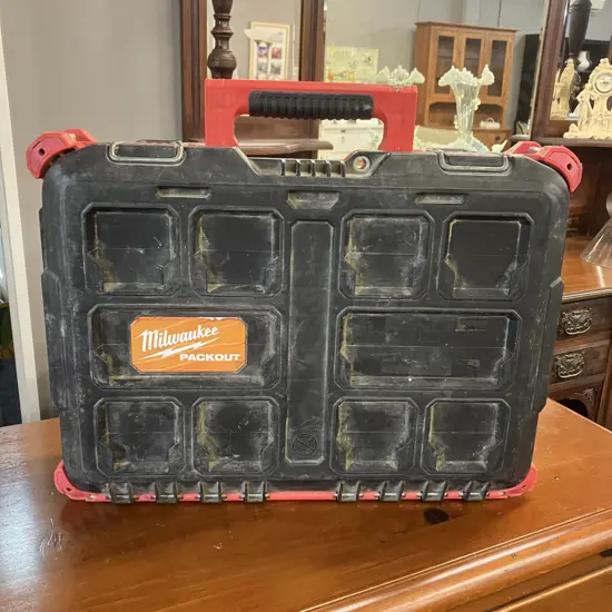 Milwaukee PACKOUT Tool Box