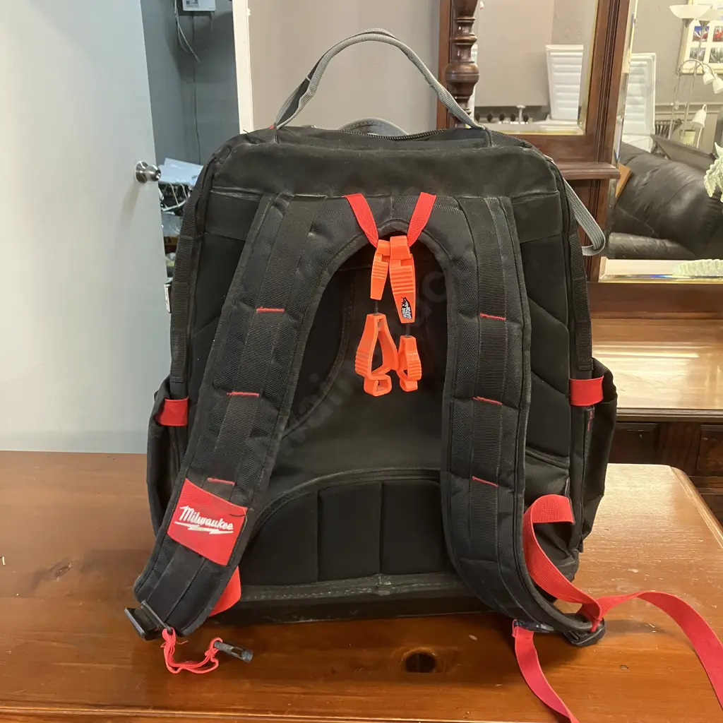 Milwaukee PACKOUT Backpack Image 1++