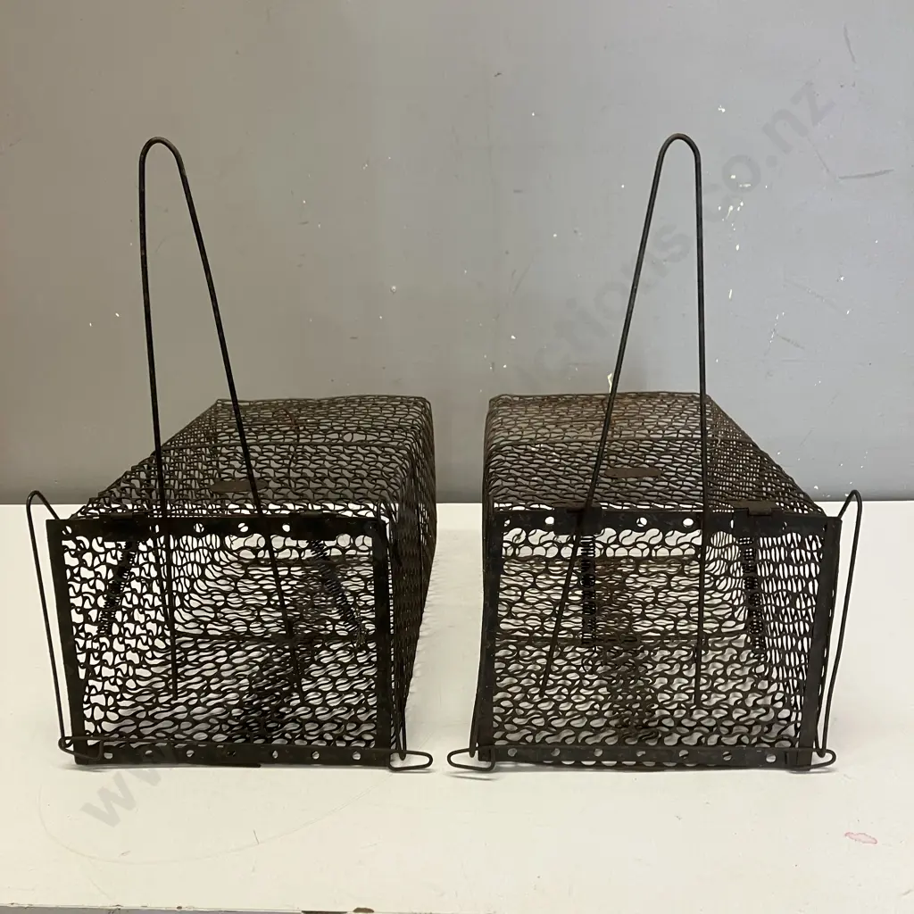 Pair of Vintage Live Animal Traps. H14 W27 D17cm Image 1++