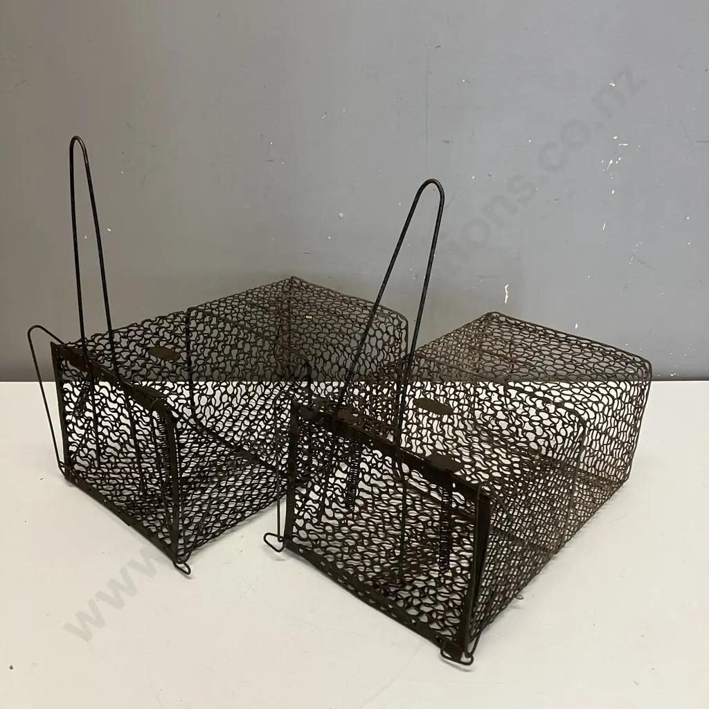 Pair of Vintage Live Animal Traps. H14 W27 D17cm Image 1++