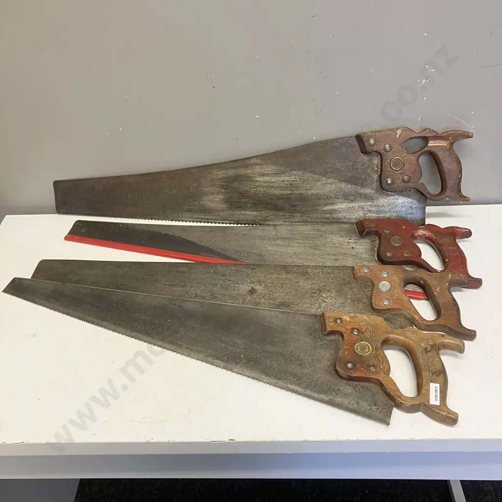 Disston Handsaws x 4, CANADA Medallion - D-7, D-100, D-8 Dual Grip (Thumbhole), D-8 Red Painted Handle Image 1++