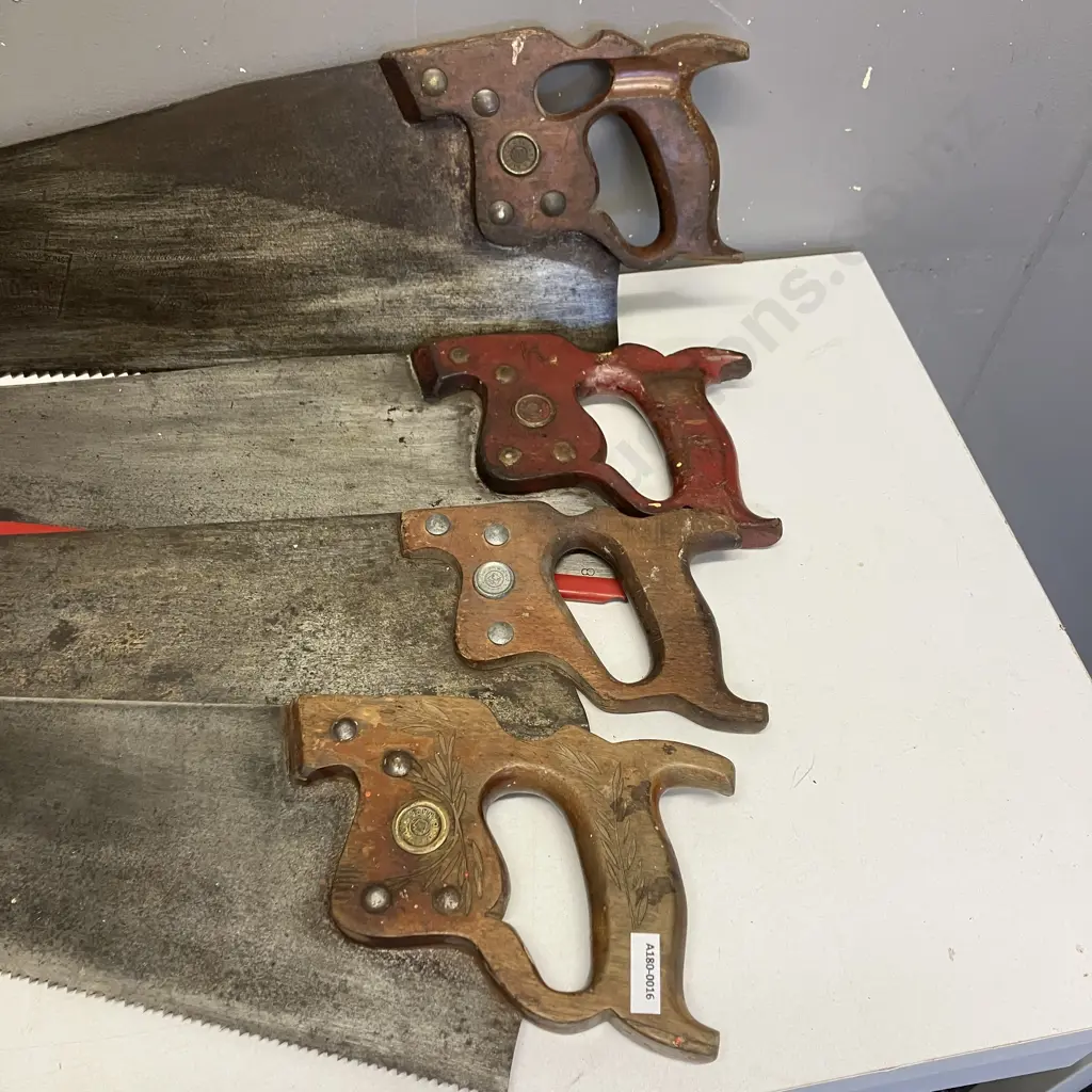 Disston Handsaws x 4, CANADA Medallion - D-7, D-100, D-8 Dual Grip (Thumbhole), D-8 Red Painted Handle Image 1++