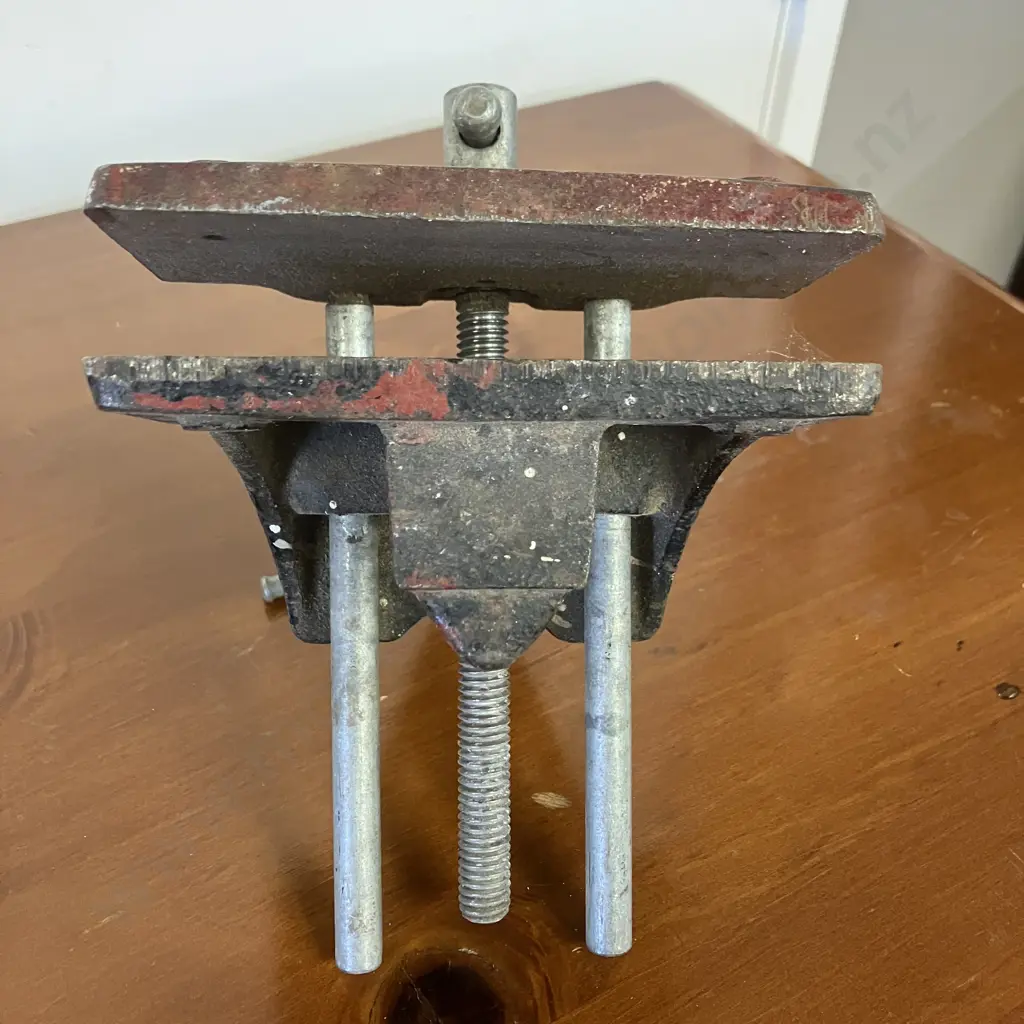 Venlic W60 Woodworking Table Clamp Vise - Japan Image 1++