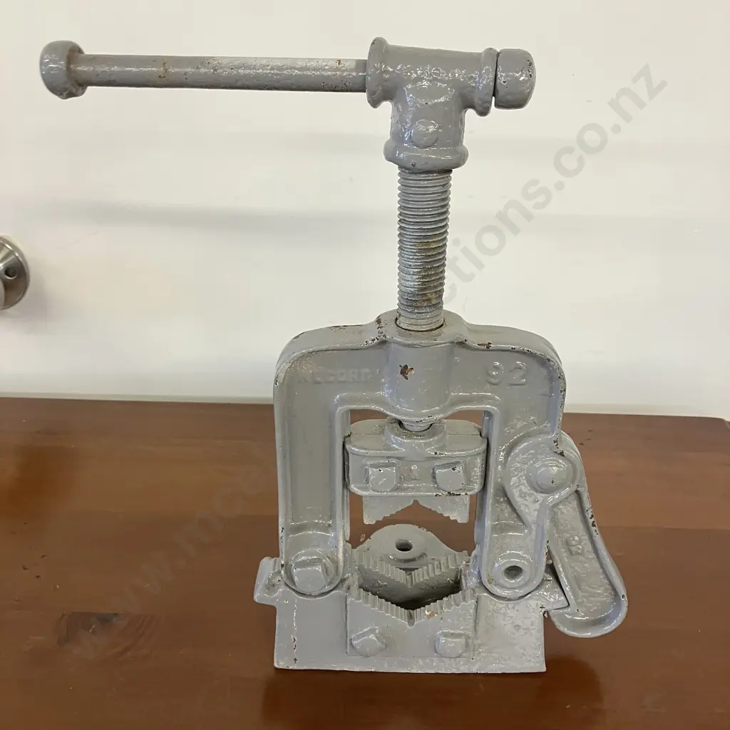 Vintage Record No. 92 Pipe Yoke Vise - Made in England Image 1++