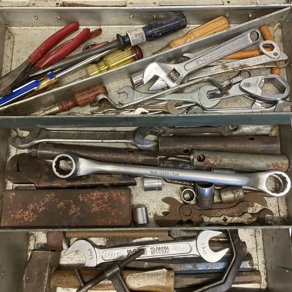 Steel Cantilevered Tool Box And Tools. H24 W46 D18cm Image 1++