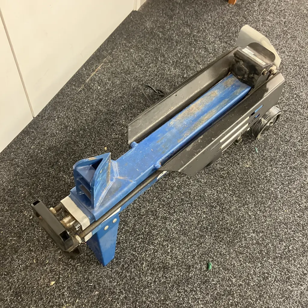 Hyundai Electric Log Splitter (6T) 2200W - Model HYLS6TE With Instructions Image 1++