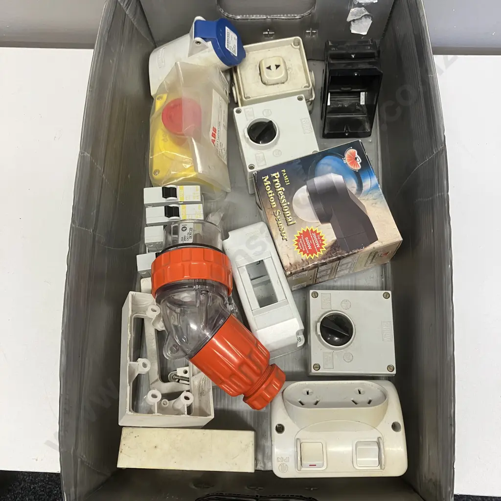 Box Lot Assorted Electrical Image 1++
