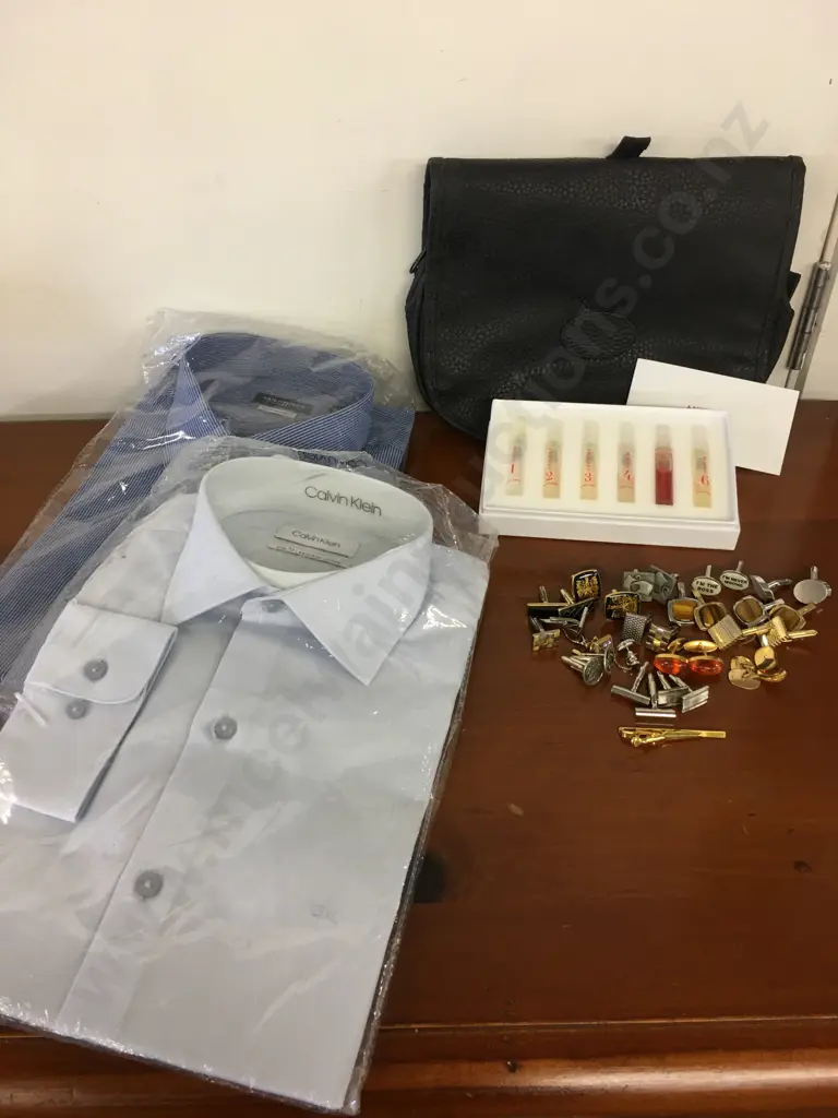 Mens Shirts - CK SZ40 Lt Blue, Van Heusen Sz41 Navy, Asstd Cufflinks, Tie Pins, Toilet Bag, Perfume Set Image 1++