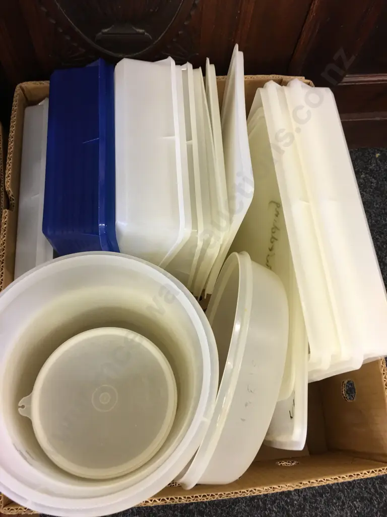 Selection of Tupperware Image 1++
