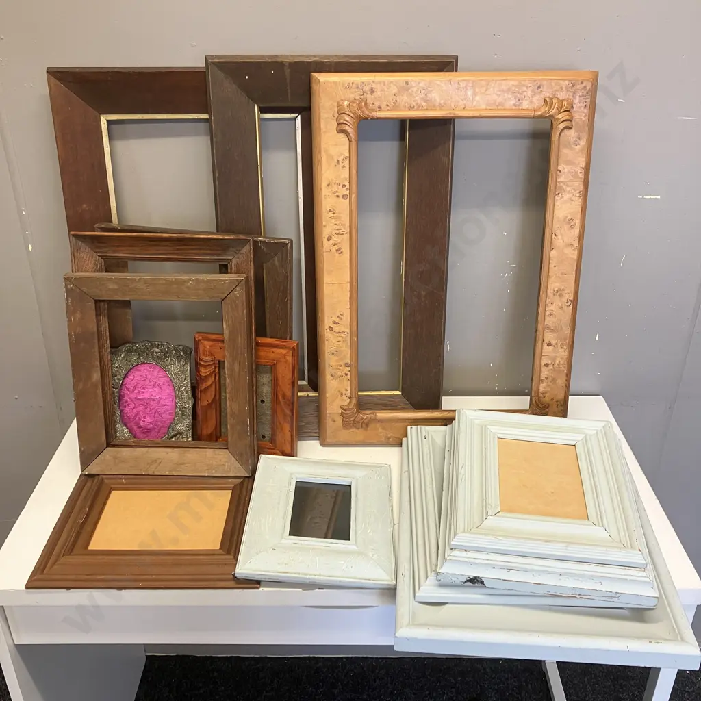 Box Lot Assorted Frames Image 1++