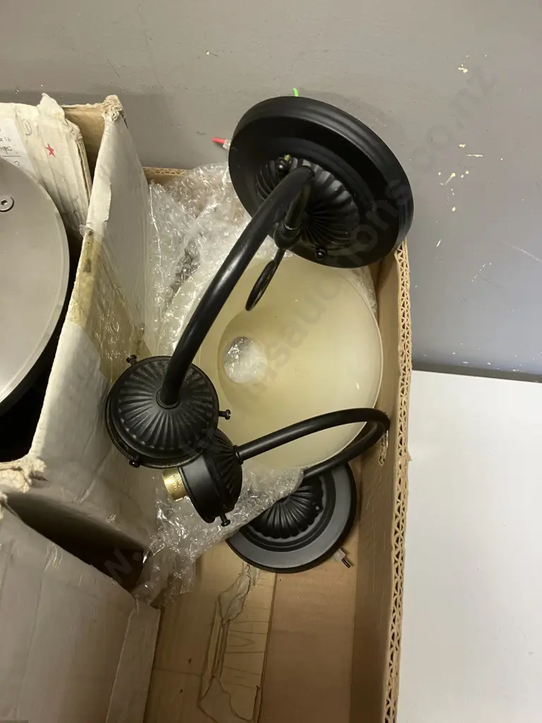 Box Lot Lights Image 1++