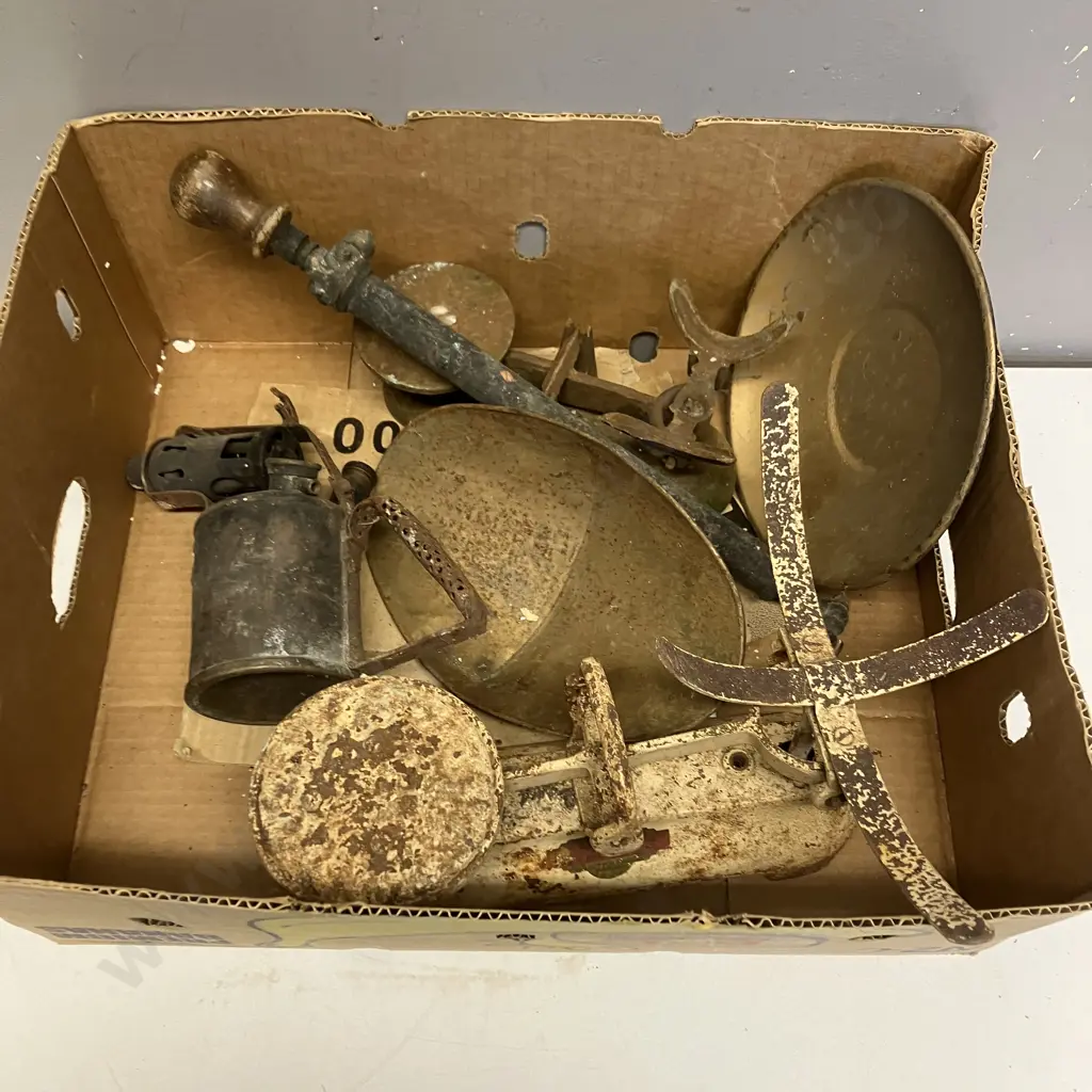 Vintage Scales, Primus & Sprayer Image 1++