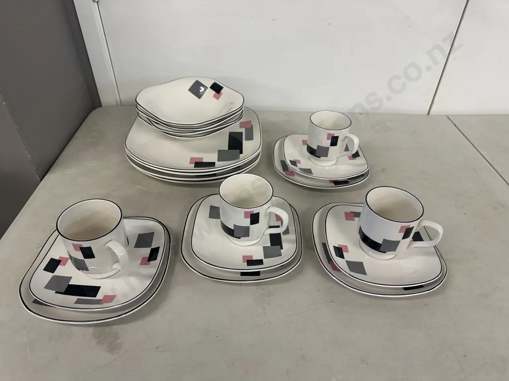 1980s Sango Avanti Quadrille Pattern 5108 Dinnerware - 20 Pieces Image 1++
