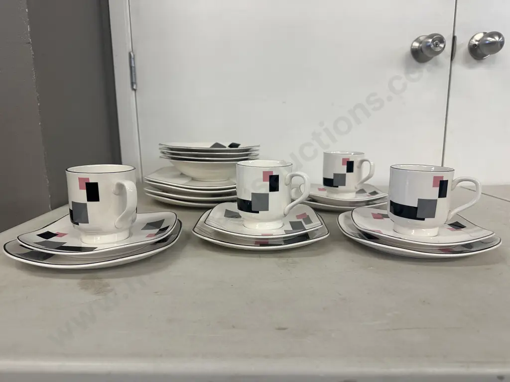 1980s Sango Avanti Quadrille Pattern 5108 Dinnerware - 20 Pieces Image 1++