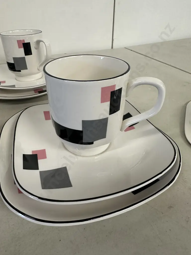 1980s Sango Avanti Quadrille Pattern 5108 Dinnerware - 20 Pieces Image 1++
