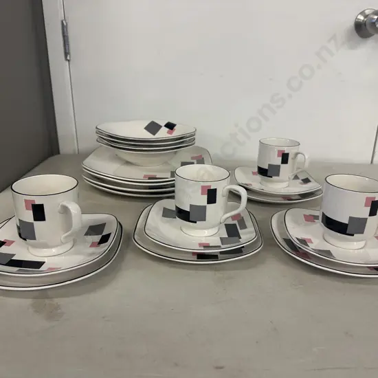 1980s Sango Avanti Quadrille Pattern 5108 Dinnerware - 20 Pieces