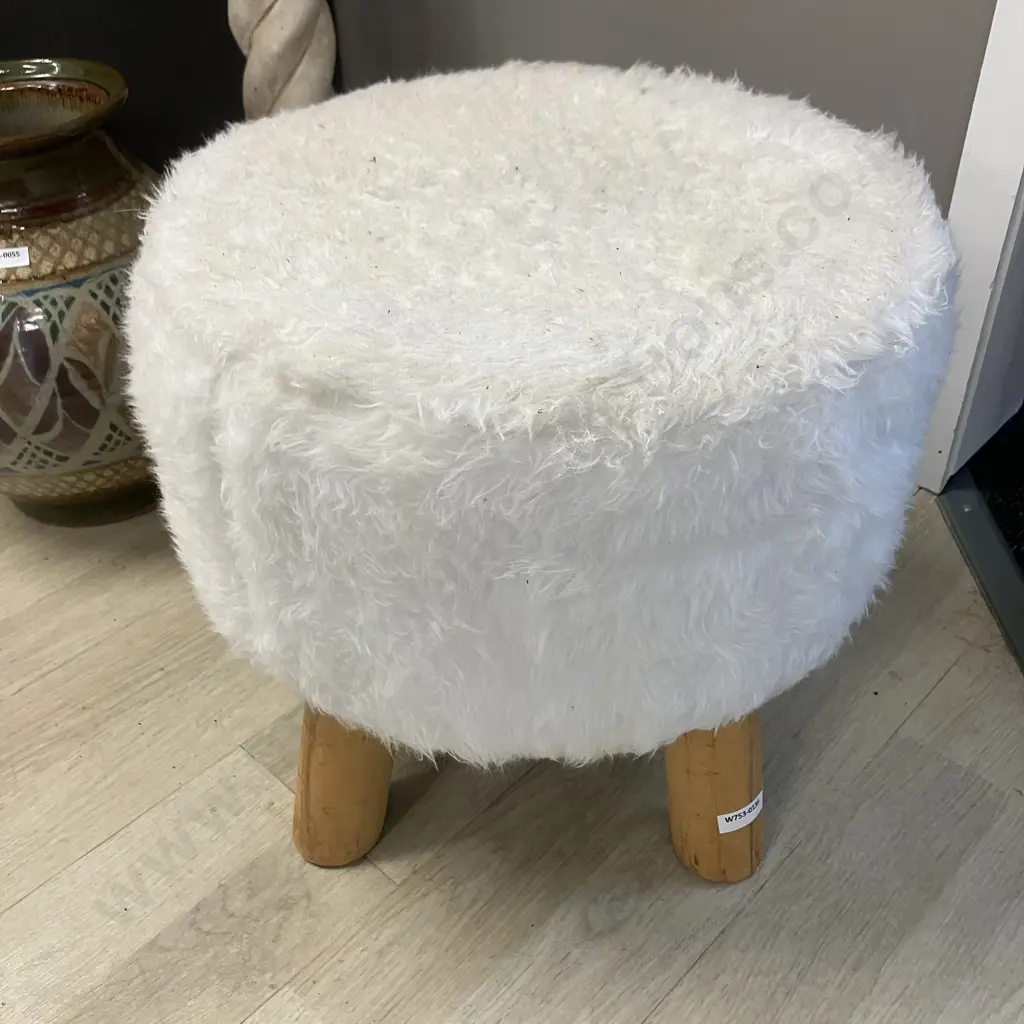 Round White Faux Fur Stool / Ottoman. 33 x 35cm Image 1++