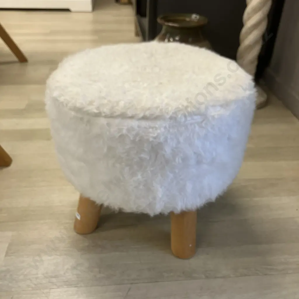 Round White Faux Fur Stool / Ottoman. 33 x 35cm Image 1++