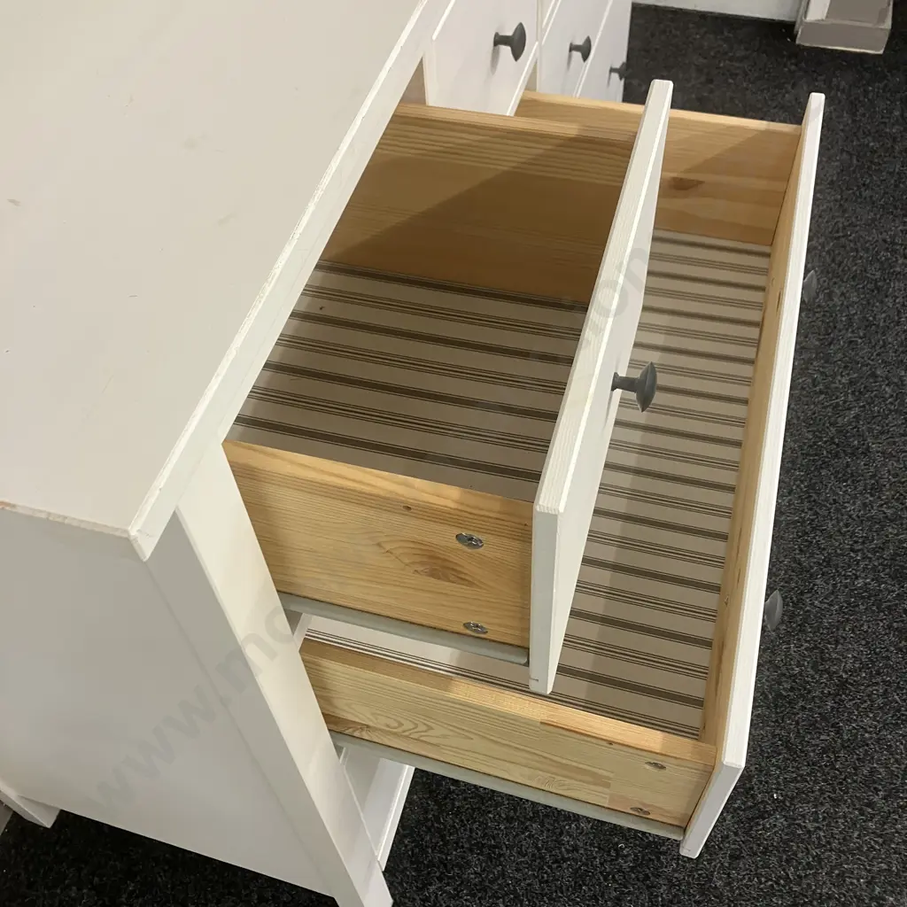 IKEA 8 Drawer White Dresser. H96 W159 D50cm Image 1++