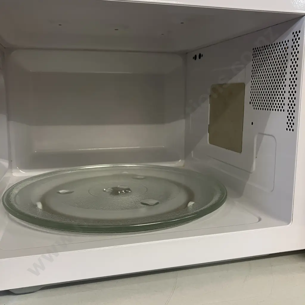 Breville Microwave Oven In Red - Model BMO300CB/A Image 1++