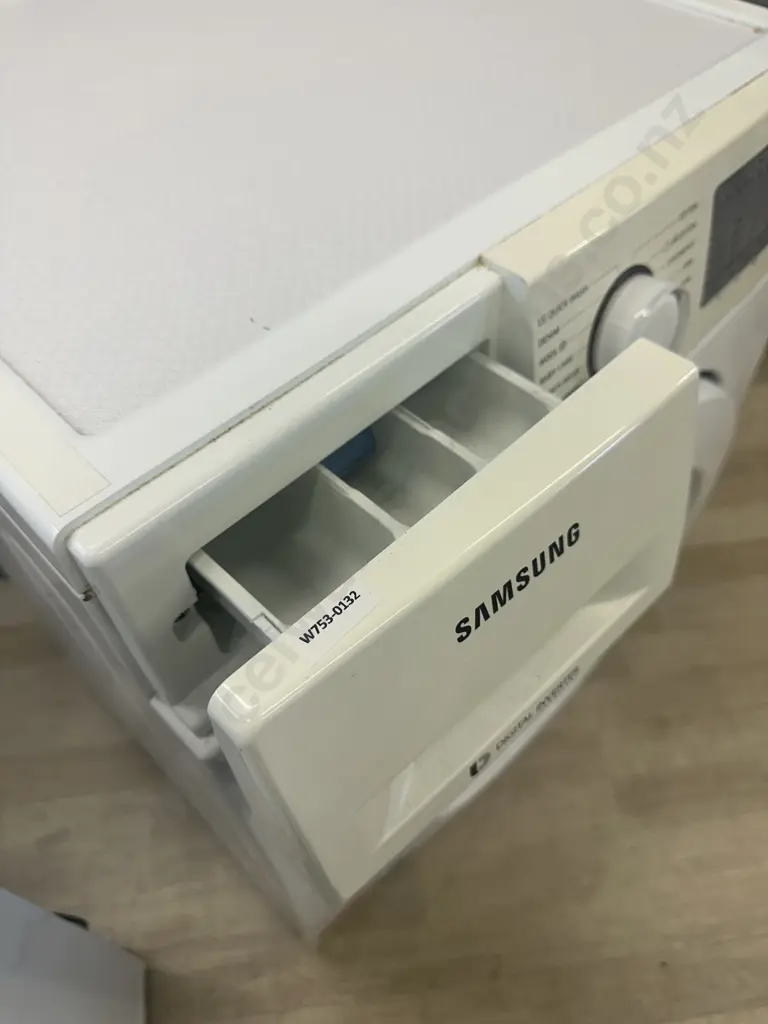 Samsung Front Loading Washer With Digital Inverter 7Kg - WW70J4233KW Image 1++