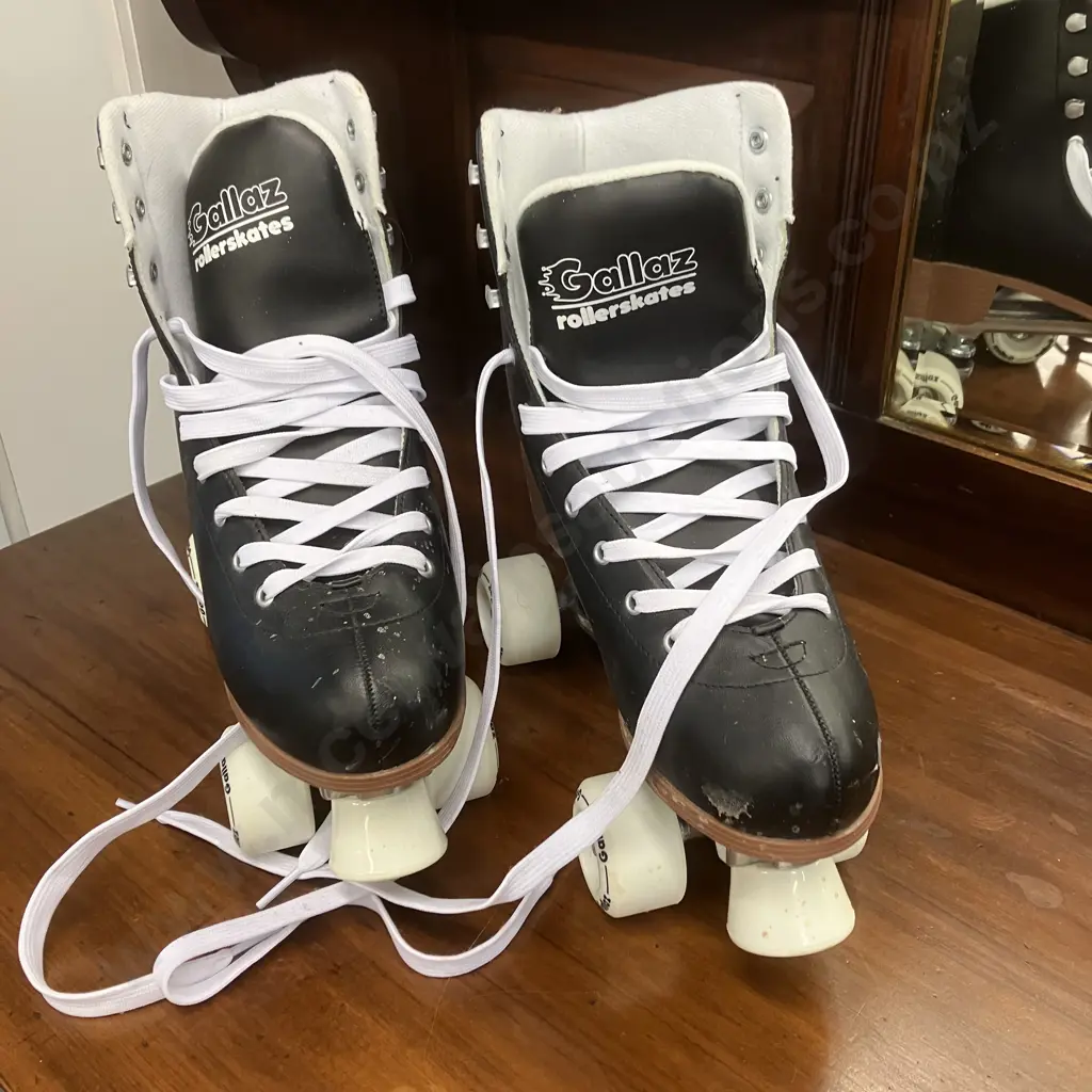 Gallaz Biarritz Quad Roller Skates - UK9 / EUR 41 / US10 Image 1++