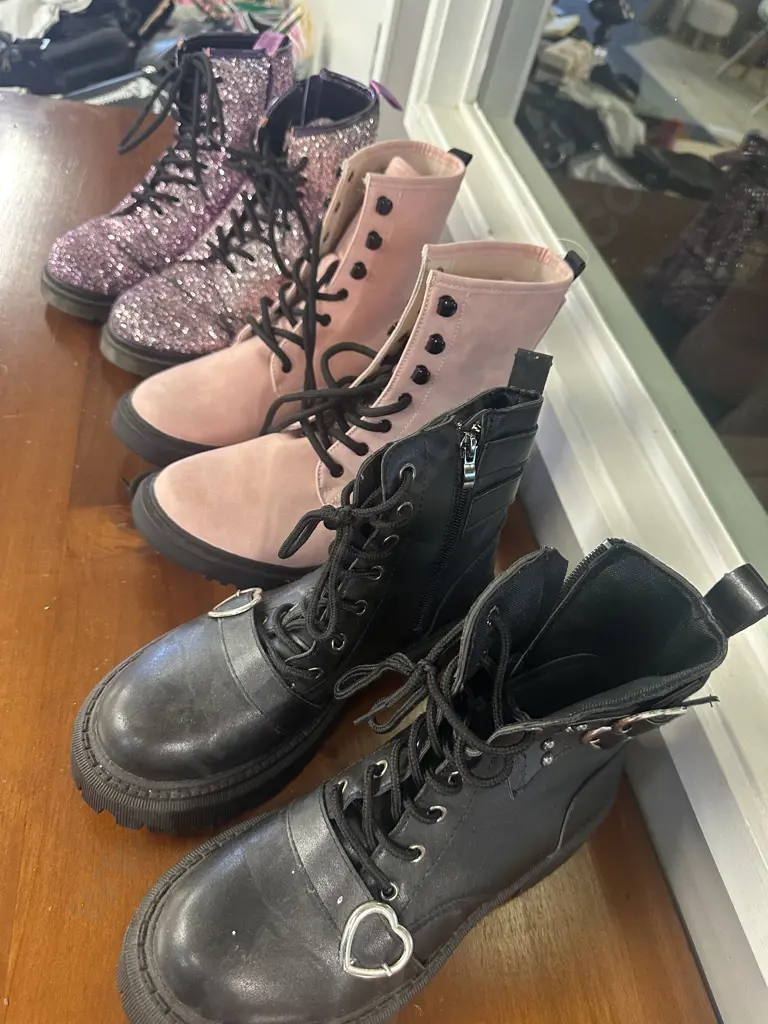 Selection of Ladies Boots Black / Purple, Pink - 38 - 39 Image 1++