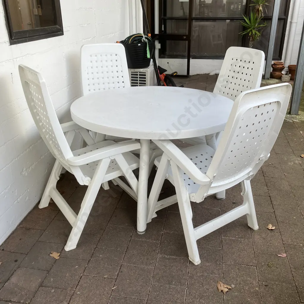 Nardi (Italy) Colosseo Outdoor Furniture - White Round Pull Down Table 73 x 119cm With 4 Folding Adjustable Armed Chairs Image 1++