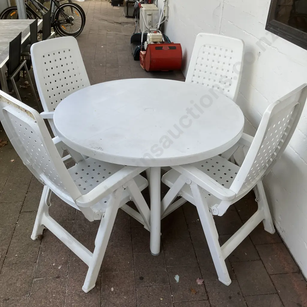 Nardi (Italy) Colosseo Outdoor Furniture - White Round Pull Down Table 73 x 119cm With 4 Folding Adjustable Armed Chairs Image 1++