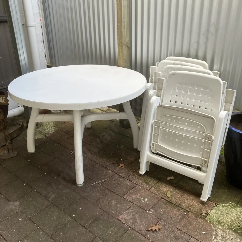 Nardi (Italy) Colosseo Outdoor Furniture - White Round Pull Down Table 73 x 119cm With 4 Folding Adjustable Armed Chairs Image 1++