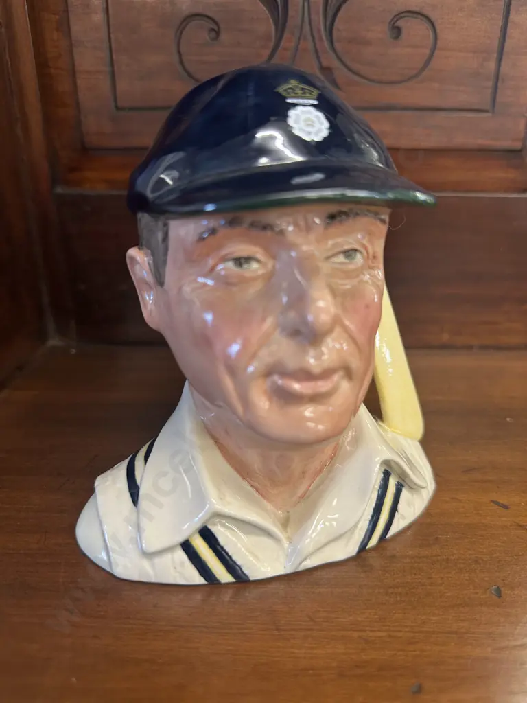 Royal Doulton 'The Hampshire Cricketer' Character Jug D6739 Image 1++
