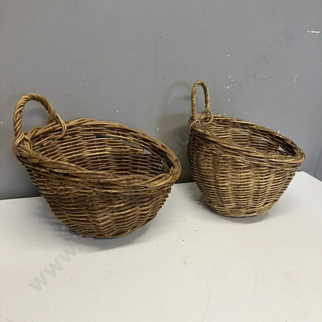 Pair of Woven Wicker Round Tapered Baskets With Single Handle. 25 x 31cm & 28 x 26cm Image 1++