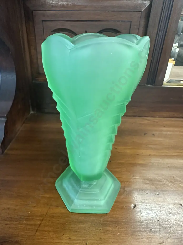 Art Deco Frosted Green Glass Vase H20.5cm. Image 1++