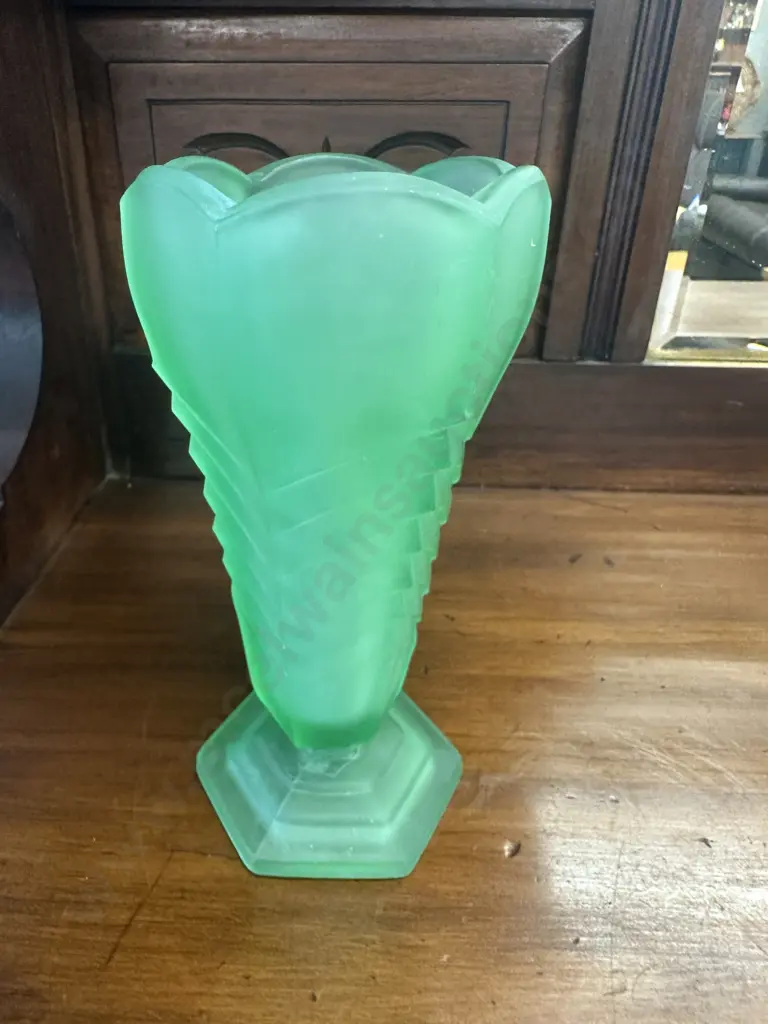 Art Deco Frosted Green Glass Vase H20.5cm. Image 1++