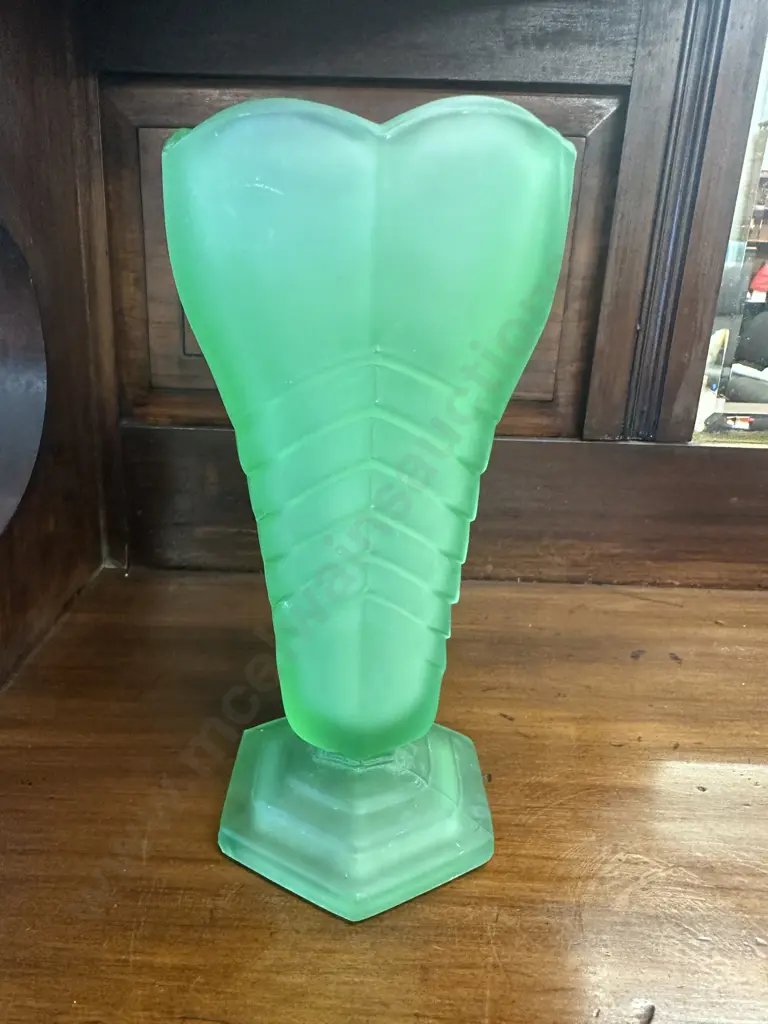 Art Deco Frosted Green Glass Vase H20.5cm. Image 1++