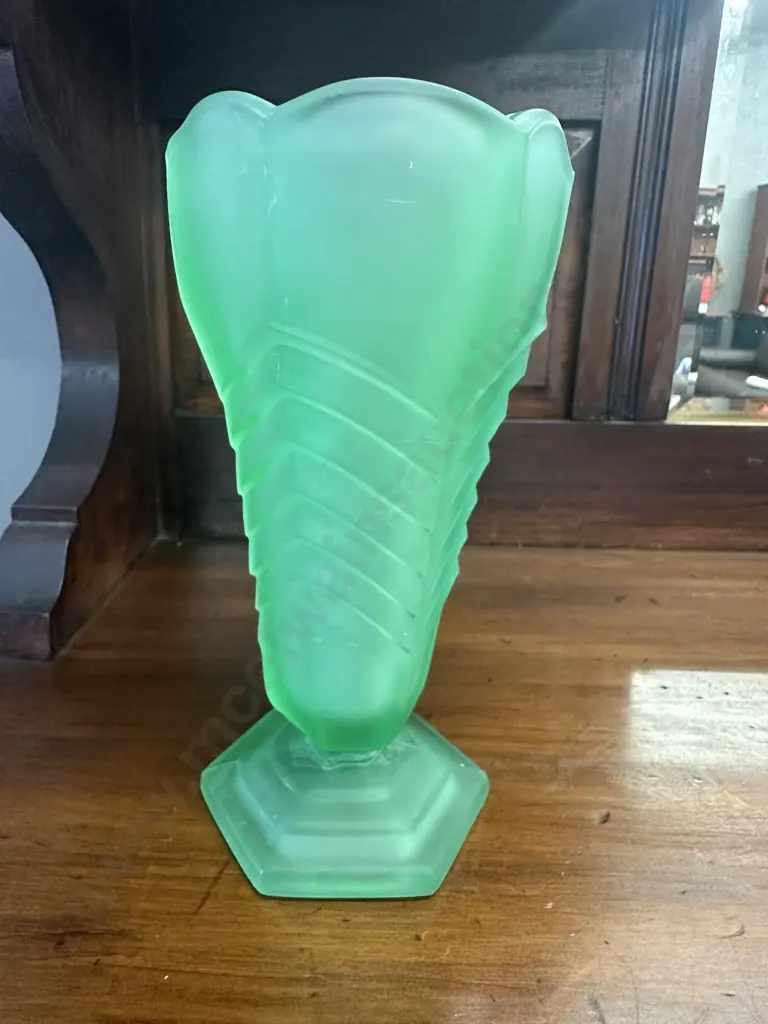 Art Deco Frosted Green Glass Vase H20.5cm. Image 1++