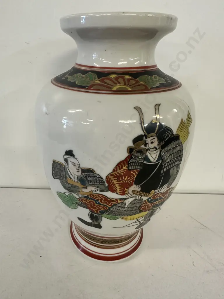 Vintage Japanese Satsuma Style Vase H29cm.  Image 1++